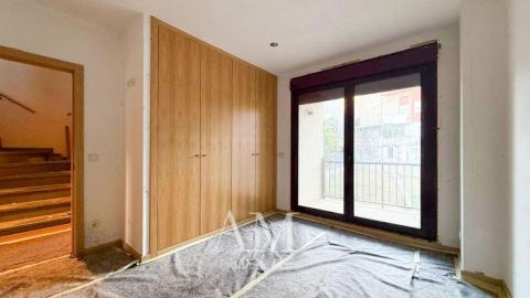 Chalet pareado en calle Arnela s/n
