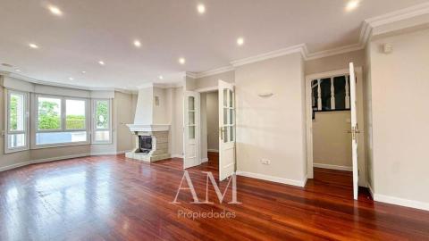 Chalet adosado en calle da Zapateira