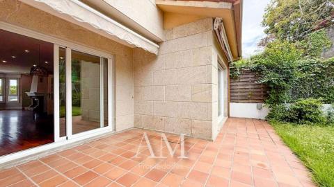 Chalet adosado en calle da Zapateira