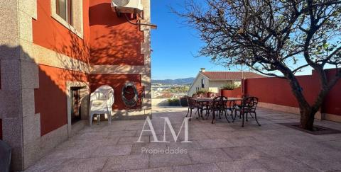 Chalet pareado en calle Tomás Mirambell