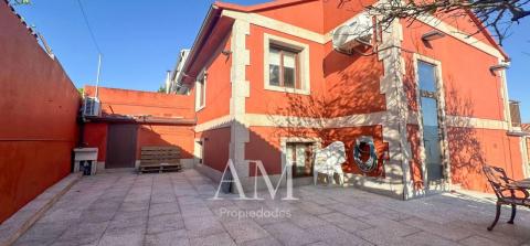 Chalet pareado en calle Tomás Mirambell