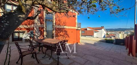 Chalet pareado en calle Tomás Mirambell