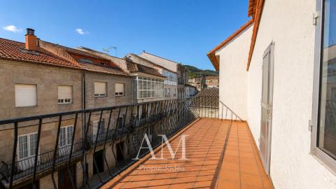 CASA EN EL CENTRO DE BAIONA CON TERRAZA