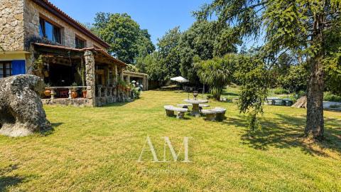 CHALET CON VISTAS AL VALLE MIÑOR CON PARCELA DE 1765 M2