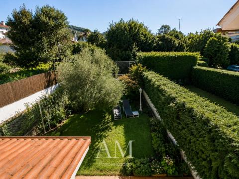 CHALET ADOSADO EN CANIDO - VIGO
