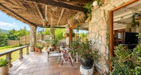 CHALET CON VISTAS AL VALLE MIÑOR CON PARCELA DE 1765 M2
