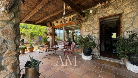 CHALET CON VISTAS AL VALLE MIÑOR CON PARCELA DE 1765 M2