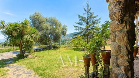 CHALET CON VISTAS AL VALLE MIÑOR CON PARCELA DE 1765 M2