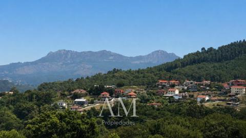 CHALET CON VISTAS AL VALLE MIÑOR CON PARCELA DE 1765 M2