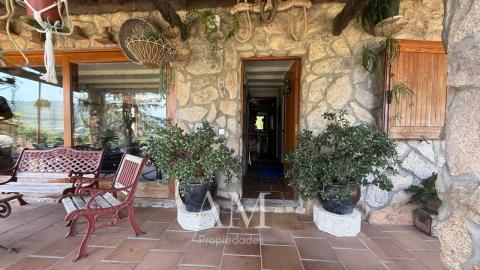CHALET CON VISTAS AL VALLE MIÑOR CON PARCELA DE 1765 M2
