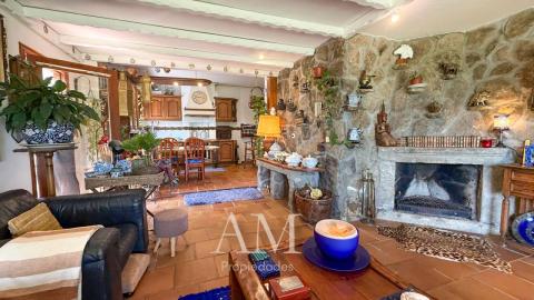 CHALET CON VISTAS AL VALLE MIÑOR CON PARCELA DE 1765 M2
