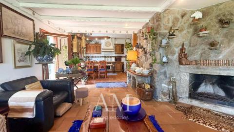 CHALET CON VISTAS AL VALLE MIÑOR CON PARCELA DE 1765 M2