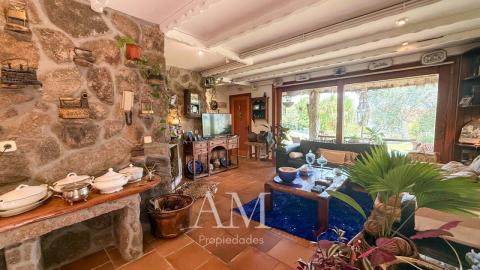 CHALET CON VISTAS AL VALLE MIÑOR CON PARCELA DE 1765 M2