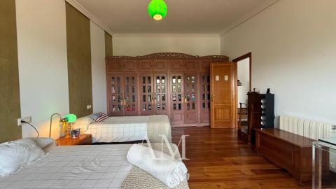 CHALET CON VISTAS AL VALLE MIÑOR CON PARCELA DE 1765 M2
