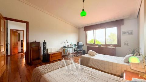 CHALET CON VISTAS AL VALLE MIÑOR CON PARCELA DE 1765 M2