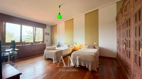CHALET CON VISTAS AL VALLE MIÑOR CON PARCELA DE 1765 M2