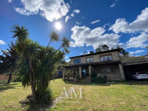 CHALET CON VISTAS AL VALLE MIÑOR CON PARCELA DE 1765 M2