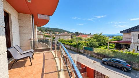 CHALET A PIE DE PLAYA EN HIO, TERRAZA CON VISTAS PANORAMICAS Y JARDIN, AEROTERMIA Y SUELO RADIANTE