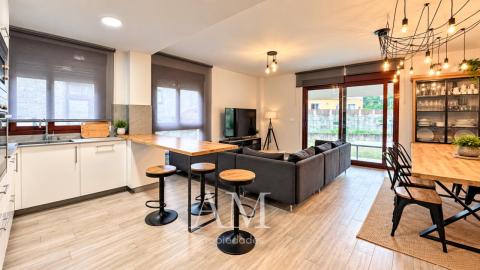 CHALET A PIE DE PLAYA EN HIO, TERRAZA CON VISTAS PANORAMICAS Y JARDIN, AEROTERMIA Y SUELO RADIANTE