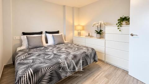 CHALET A PIE DE PLAYA EN HIO, TERRAZA CON VISTAS PANORAMICAS Y JARDIN, AEROTERMIA Y SUELO RADIANTE