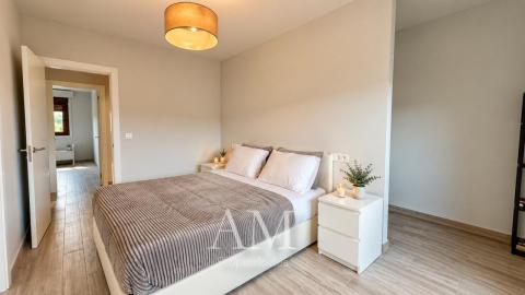 CHALET A PIE DE PLAYA EN HIO, TERRAZA CON VISTAS PANORAMICAS Y JARDIN, AEROTERMIA Y SUELO RADIANTE