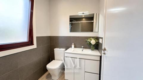 CHALET A PIE DE PLAYA EN HIO, TERRAZA CON VISTAS PANORAMICAS Y JARDIN, AEROTERMIA Y SUELO RADIANTE