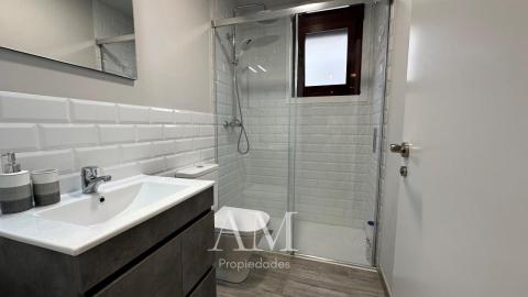 CHALET A PIE DE PLAYA EN HIO, TERRAZA CON VISTAS PANORAMICAS Y JARDIN, AEROTERMIA Y SUELO RADIANTE