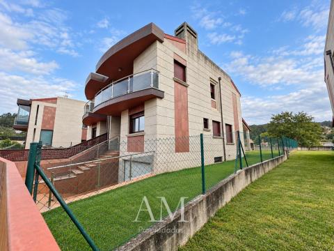 CHALET A PIE DE PLAYA EN HIO, TERRAZA CON VISTAS PANORAMICAS Y JARDIN, AEROTERMIA Y SUELO RADIANTE