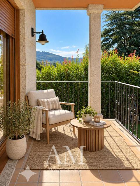 CASA DE PIEDRA CON PISCINA Y JARDIN. LISTA PARA ENTRAR A VIVIR.