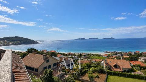 CHALET MUY EXCLUSIVO CON ESPECTACULARES VISTAS AL MAR, LAS PLAYAS Y LAS ISLAS CIES.CALIDAD Y PRIVACIDAD.