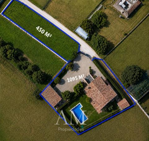 CHALET VISTAS A LA MONTAÑA, PISCINA Y PARCELA DE 1095 M2  EN ZAMANES - VIGO. INCLUYE PARCELA COLINDANTE 450 M2