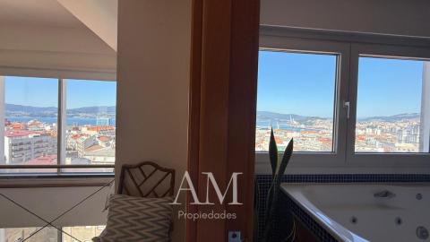 DUPLEX CON ESPECTACULARES VISTAS PANORAMICAS 360º AL MAR Y A LA CIUDAD. REFORMADO. TERRAZA DE MAS DE 100 M2