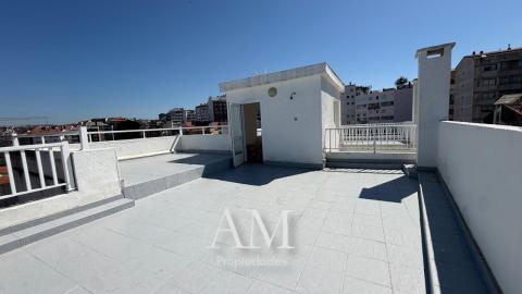 DUPLEX CON ESPECTACULARES VISTAS PANORAMICAS 360º AL MAR Y A LA CIUDAD. REFORMADO. TERRAZA DE MAS DE 100 M2