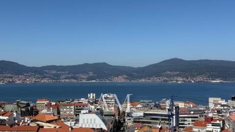 DUPLEX CON ESPECTACULARES VISTAS PANORAMICAS 360º AL MAR Y A LA CIUDAD. REFORMADO. TERRAZA DE MAS DE 100 M2