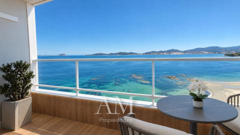 PISO ULTIMA PLANTA. VISTAS PANORAMICAS A LAS PLAYAS Y A LAS ISLAS CIES. A PIE DE PLAYA. REFORMADO INTEGRAMENTE. ATARDECERES UNICOS Y ESPECTACULARES