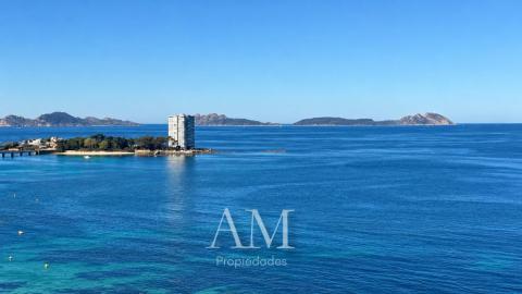 PISO ULTIMA PLANTA. VISTAS PANORAMICAS A LAS PLAYAS Y A LAS ISLAS CIES. A PIE DE PLAYA. REFORMADO INTEGRAMENTE. ATARDECERES UNICOS Y ESPECTACULARES