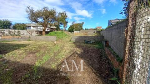 Terreno en calle Otero Pedrayo